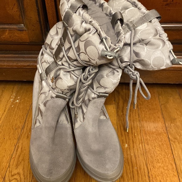 Gray Coach boots size 9 - Picture 2 of 5